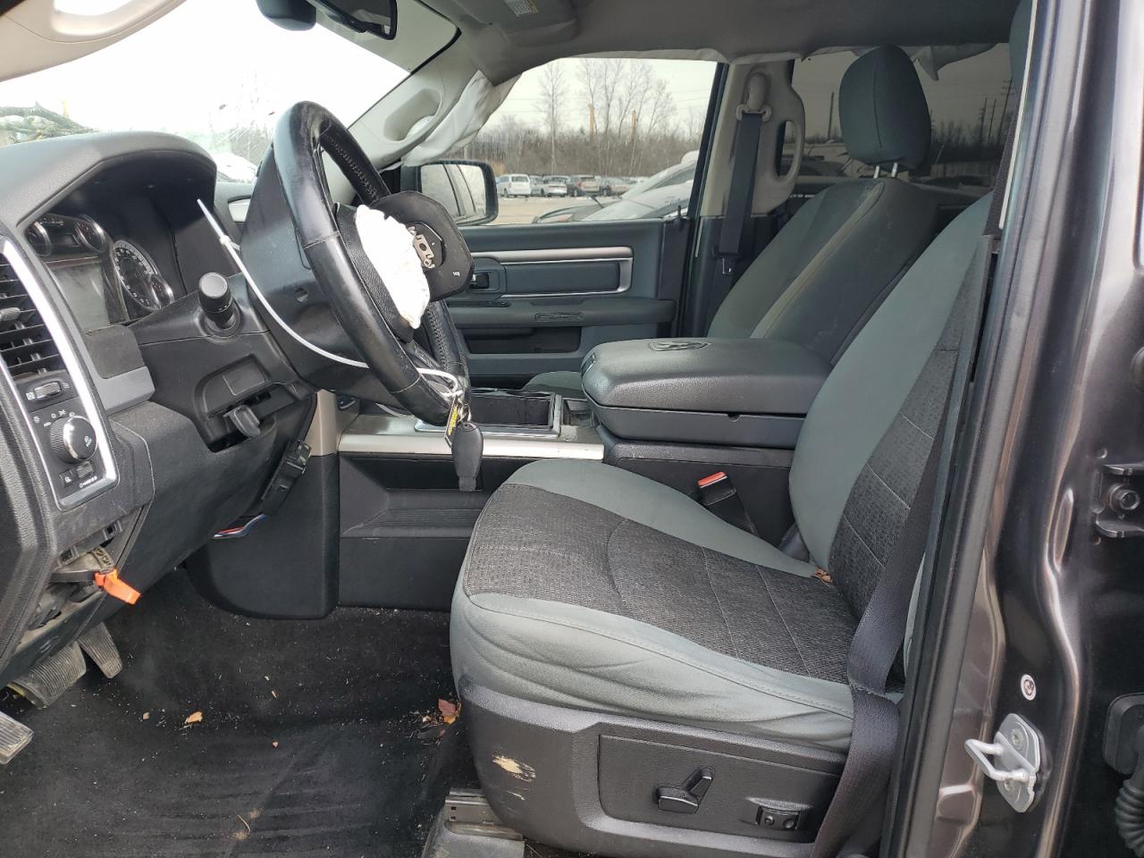 2015 RAM 1500 - Image 7