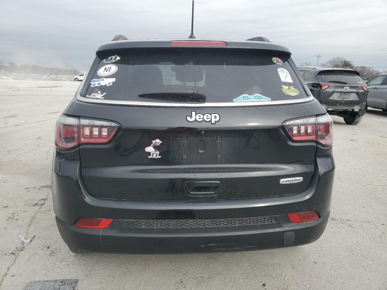 3c4njcbb3jt420682 3C4NJCBB3JT420682 2018 Jeep Compass Latitude