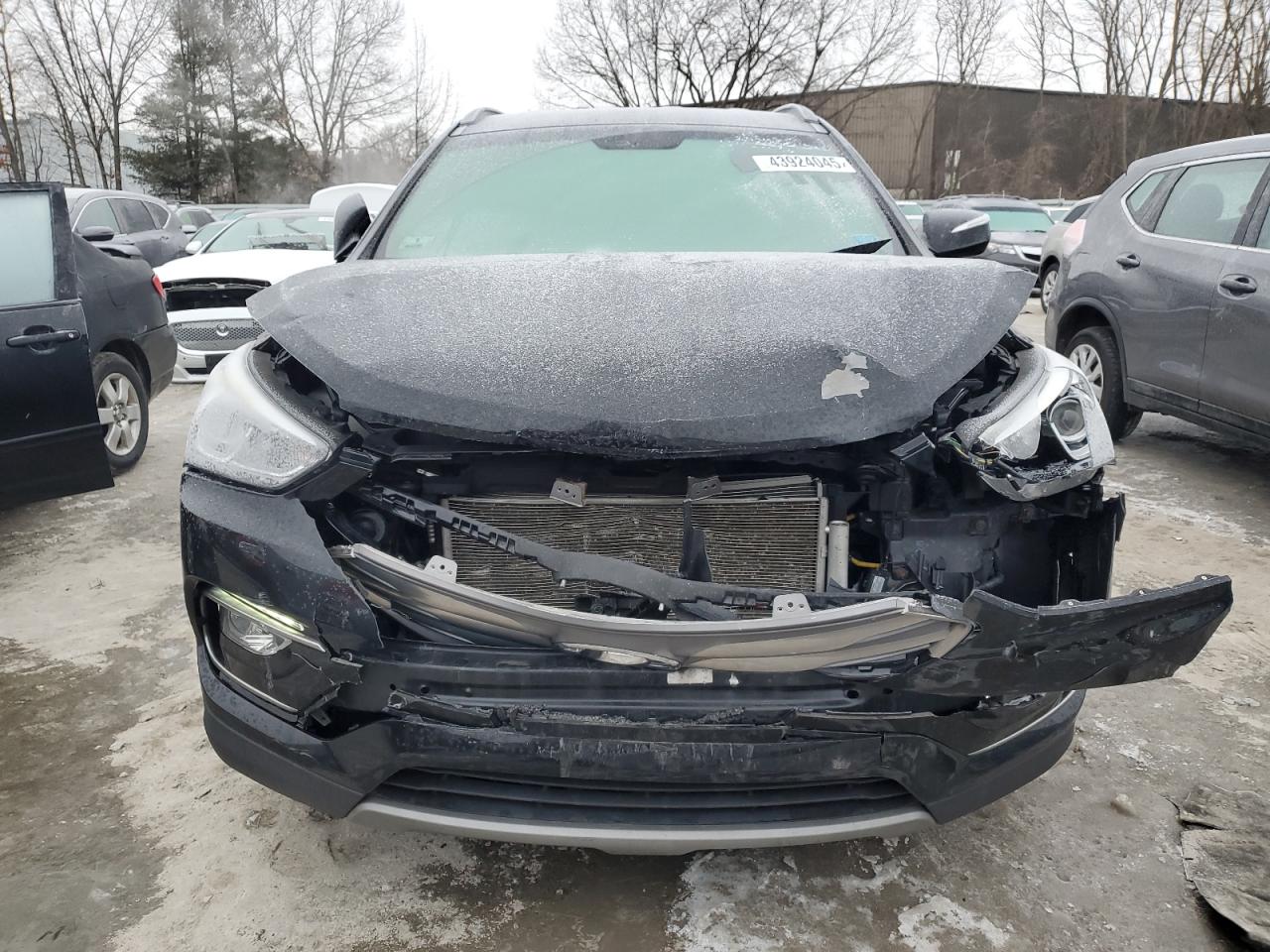 2018 Hyundai Santa Fe - Image 5