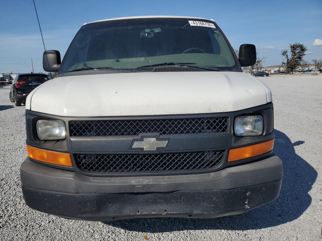 2011 Chevrolet Express - Image 5