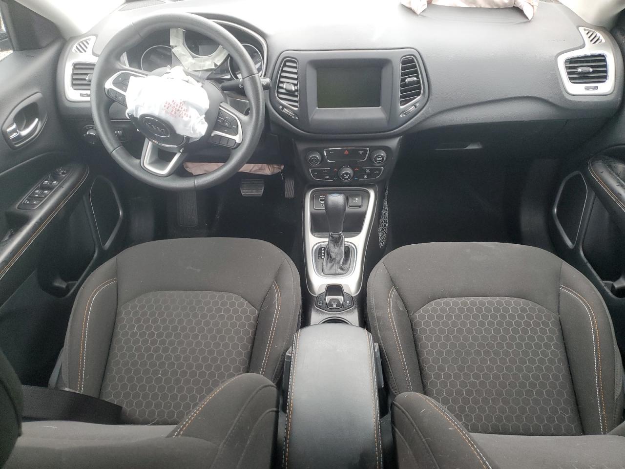 2020 Jeep Compass - Image 8