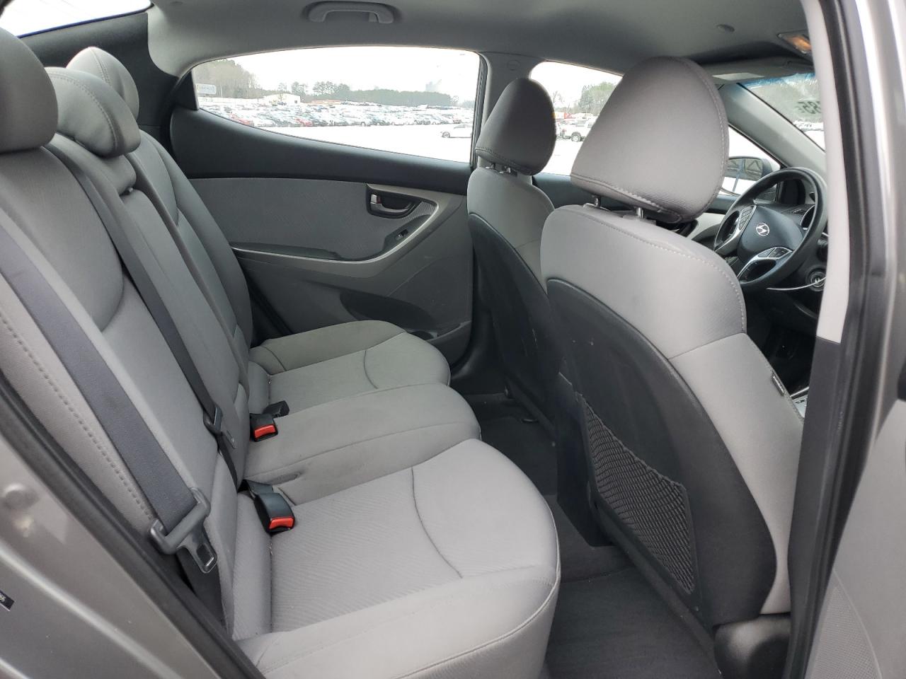 2012 Hyundai Elantra - Image 10