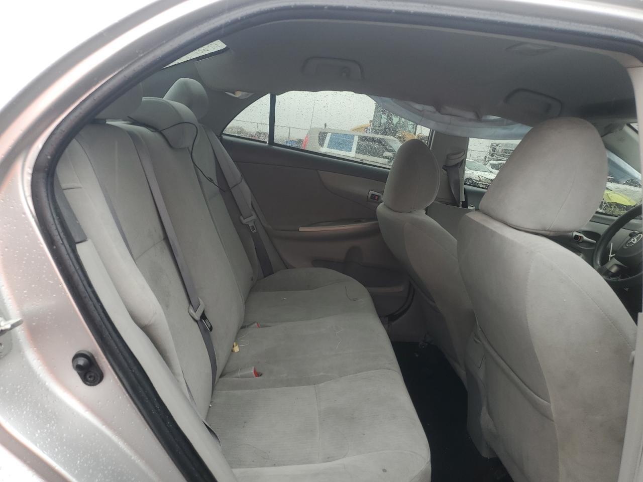 2010 Toyota Corolla - Image 10