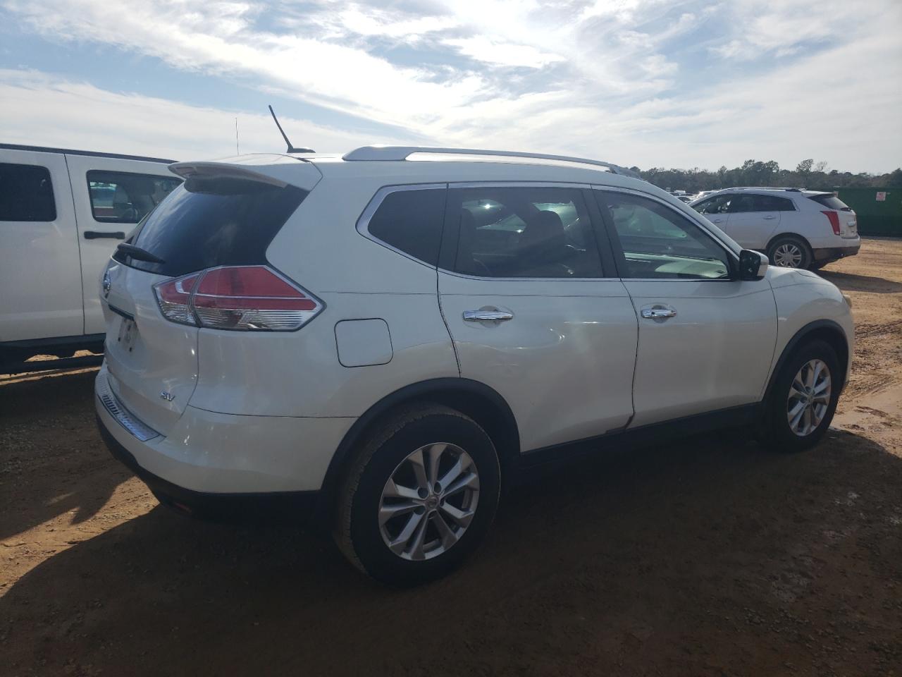 2016 Nissan Rogue - Image 3