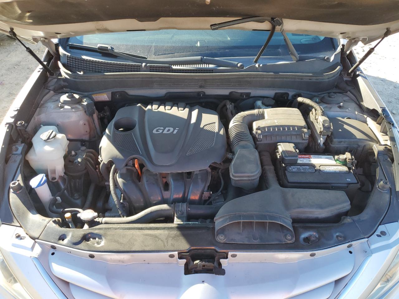 2012 Hyundai Sonata - Image 11