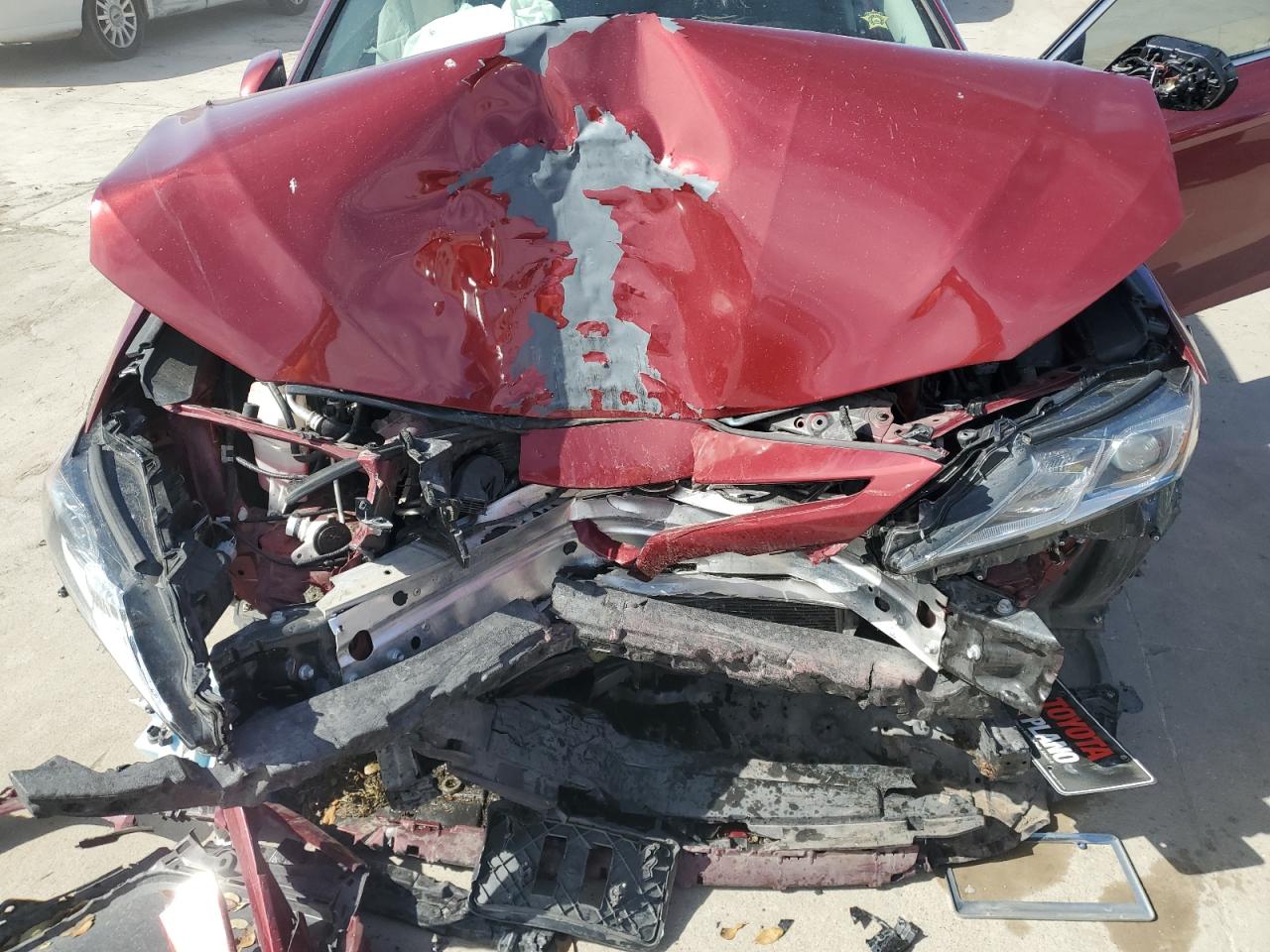 2018 Toyota Camry - Image 11
