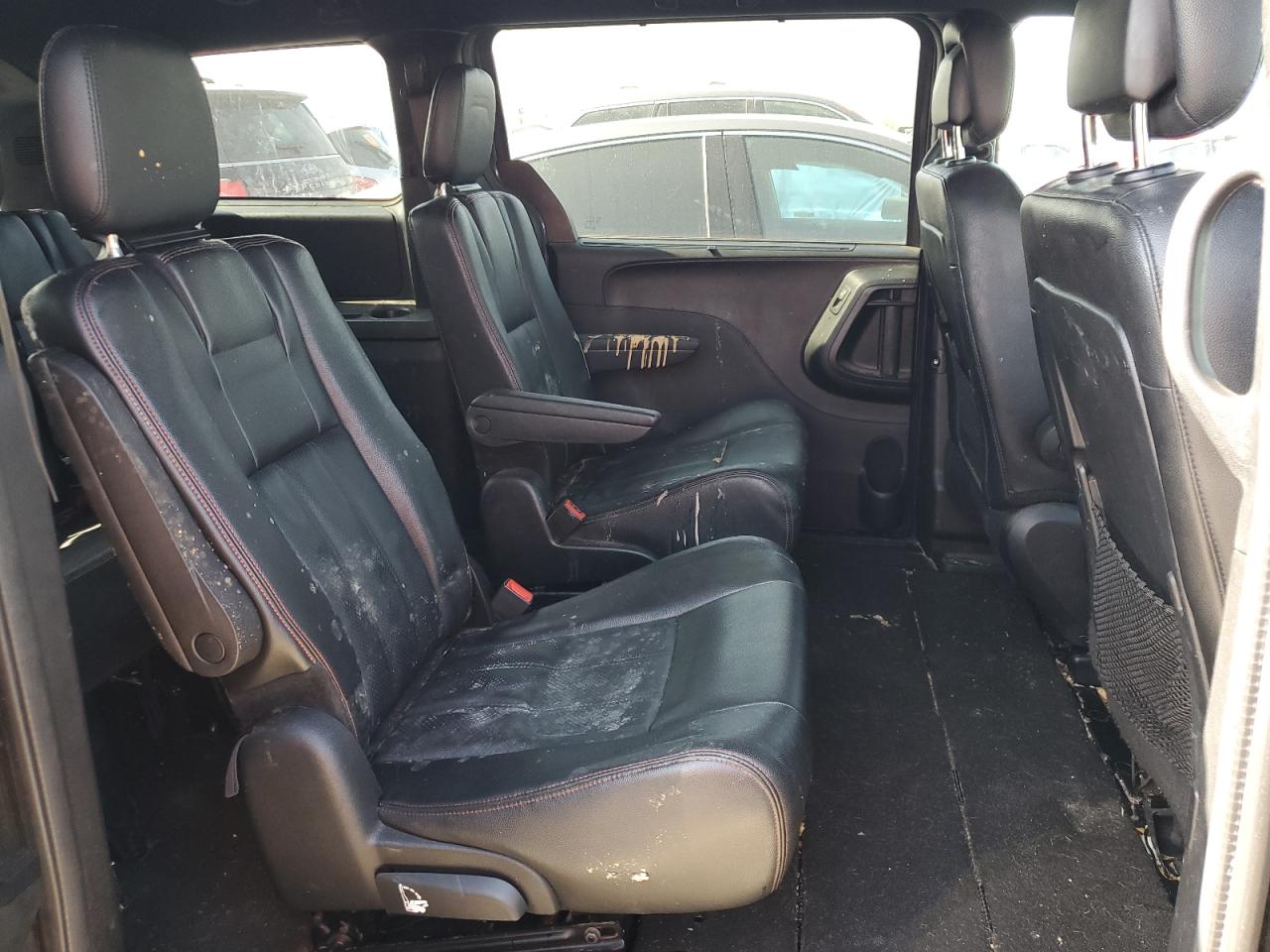 2020 Dodge Caravan - Image 12