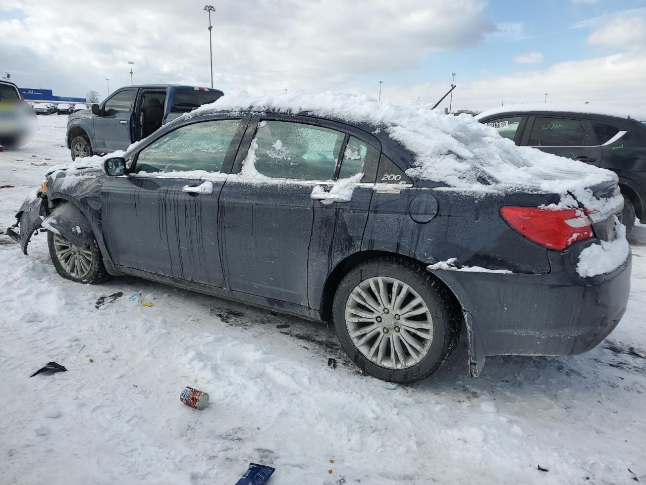 2012 Chrysler 200 - Image 2