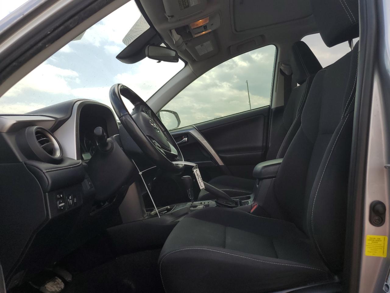 2018 Toyota RAV 4 - Image 7