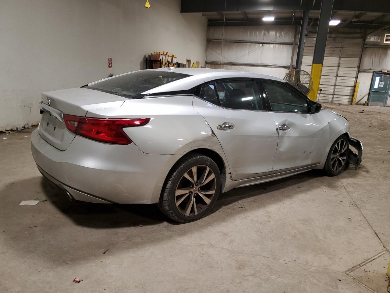 2016 Nissan Maxima - Image 3