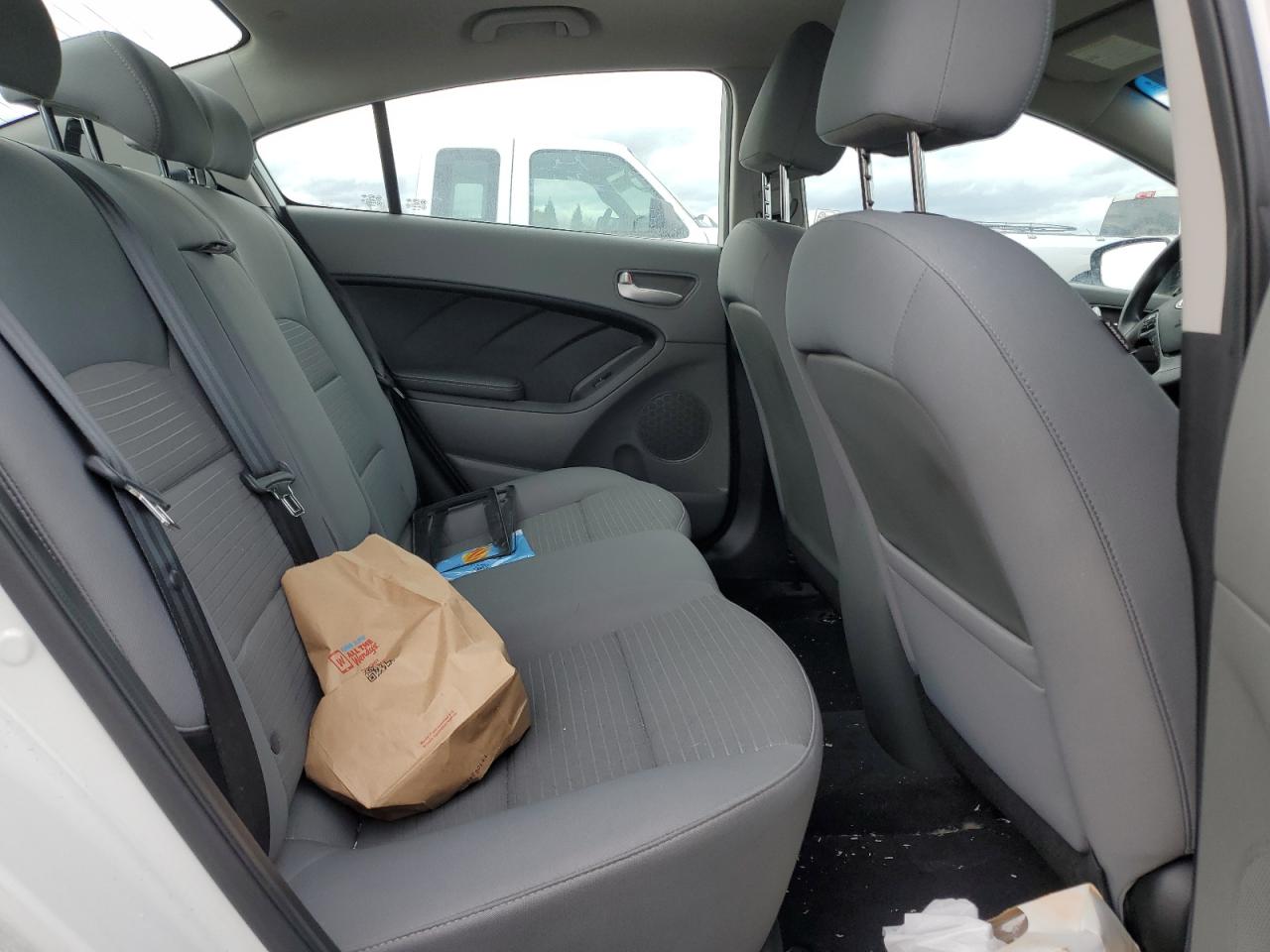 2018 Kia Forte - Image 10
