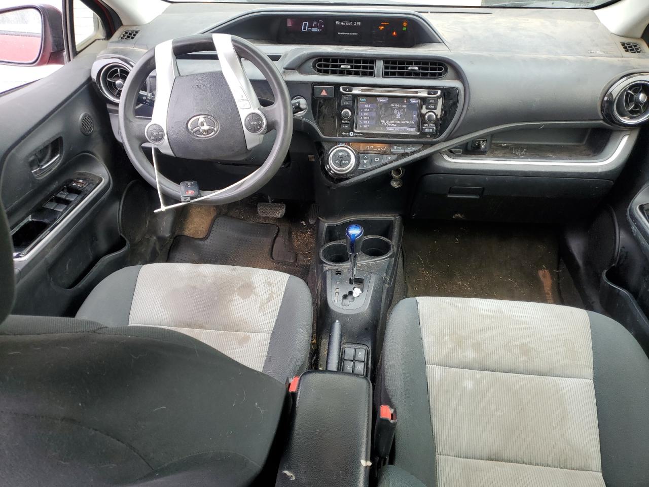 2015 Toyota Prius - Image 8