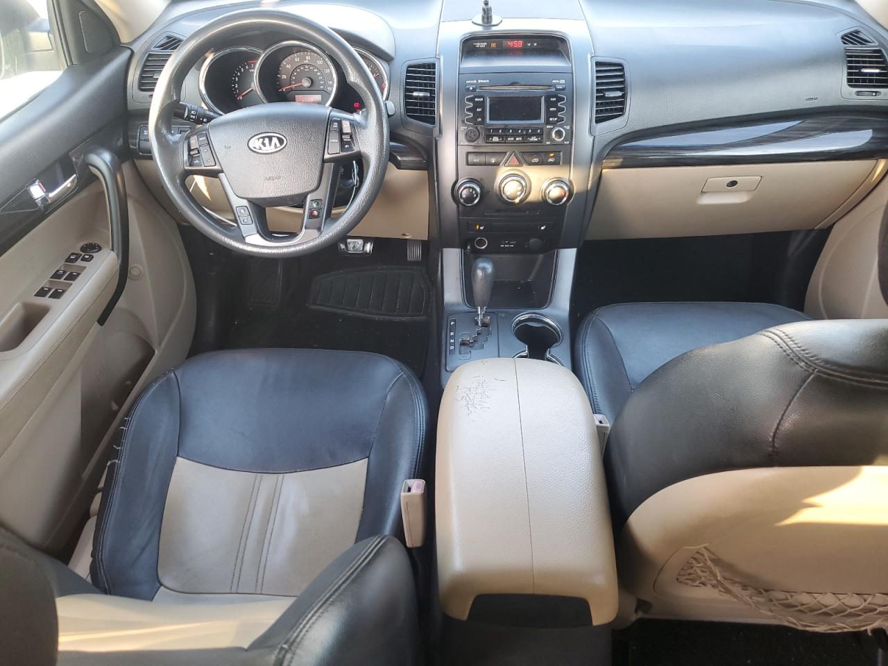 2011 Kia Sorento - Image 8