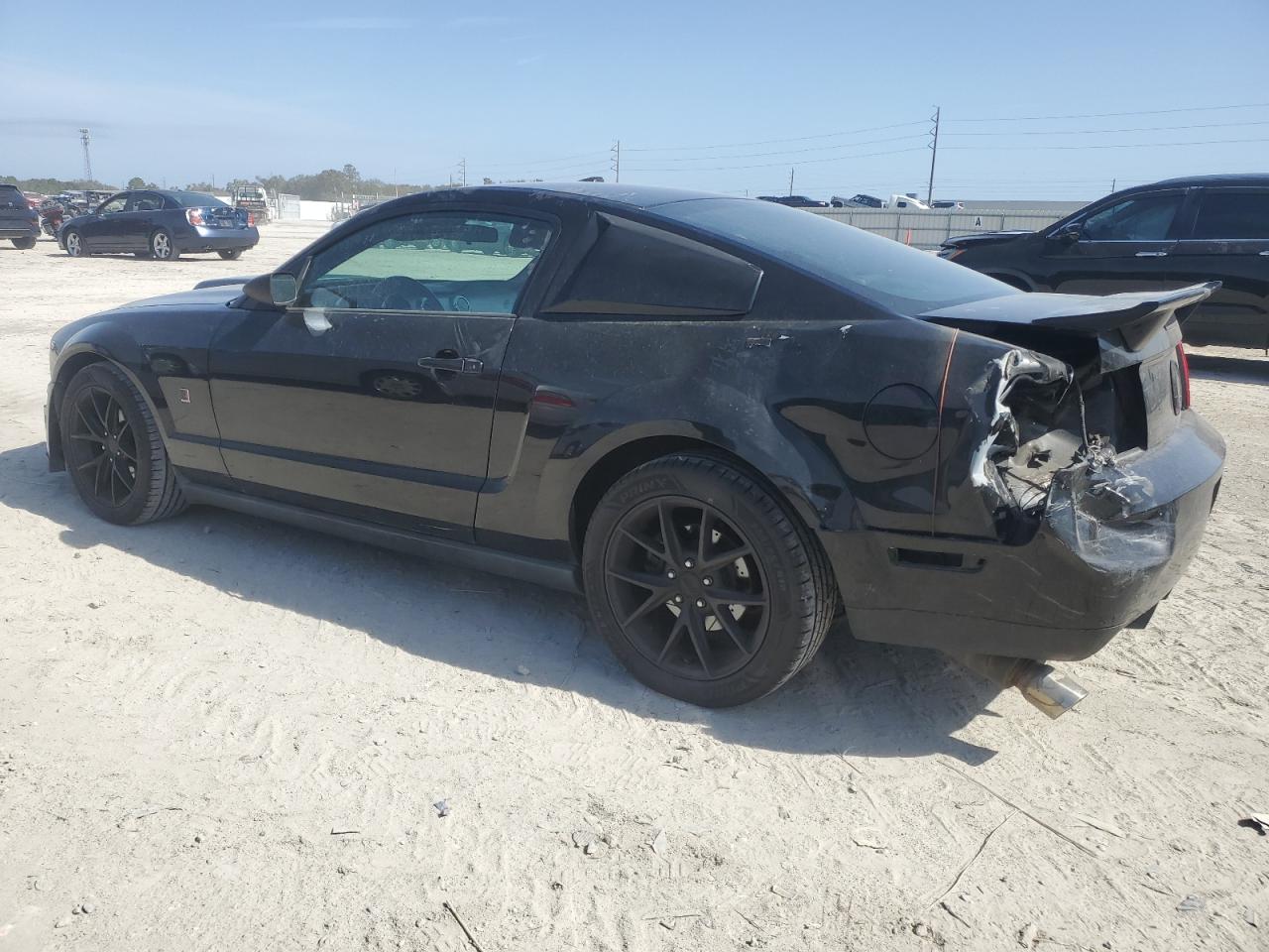 2006 Ford Mustang - Image 2