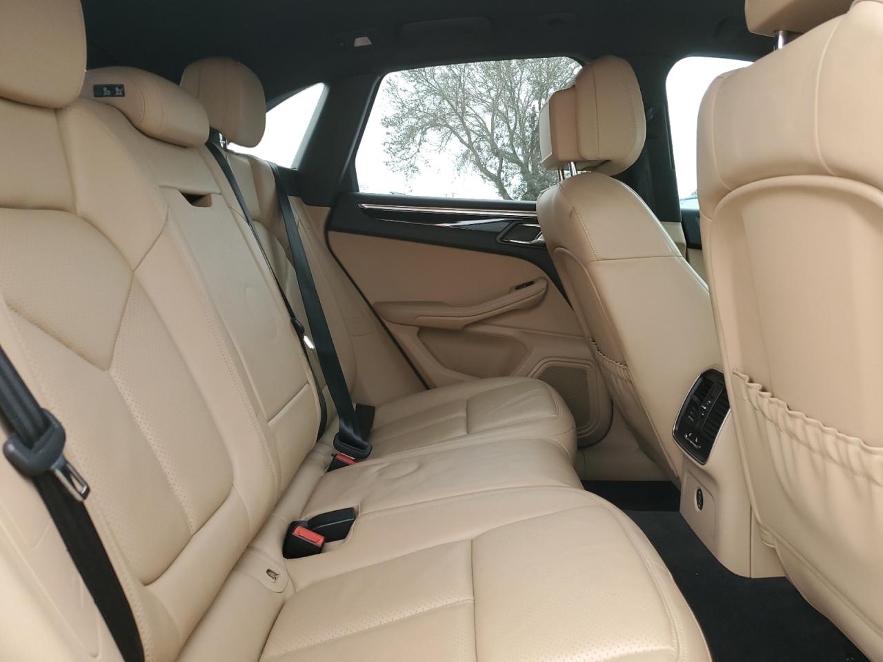 2019 Porsche Macan - Image 11