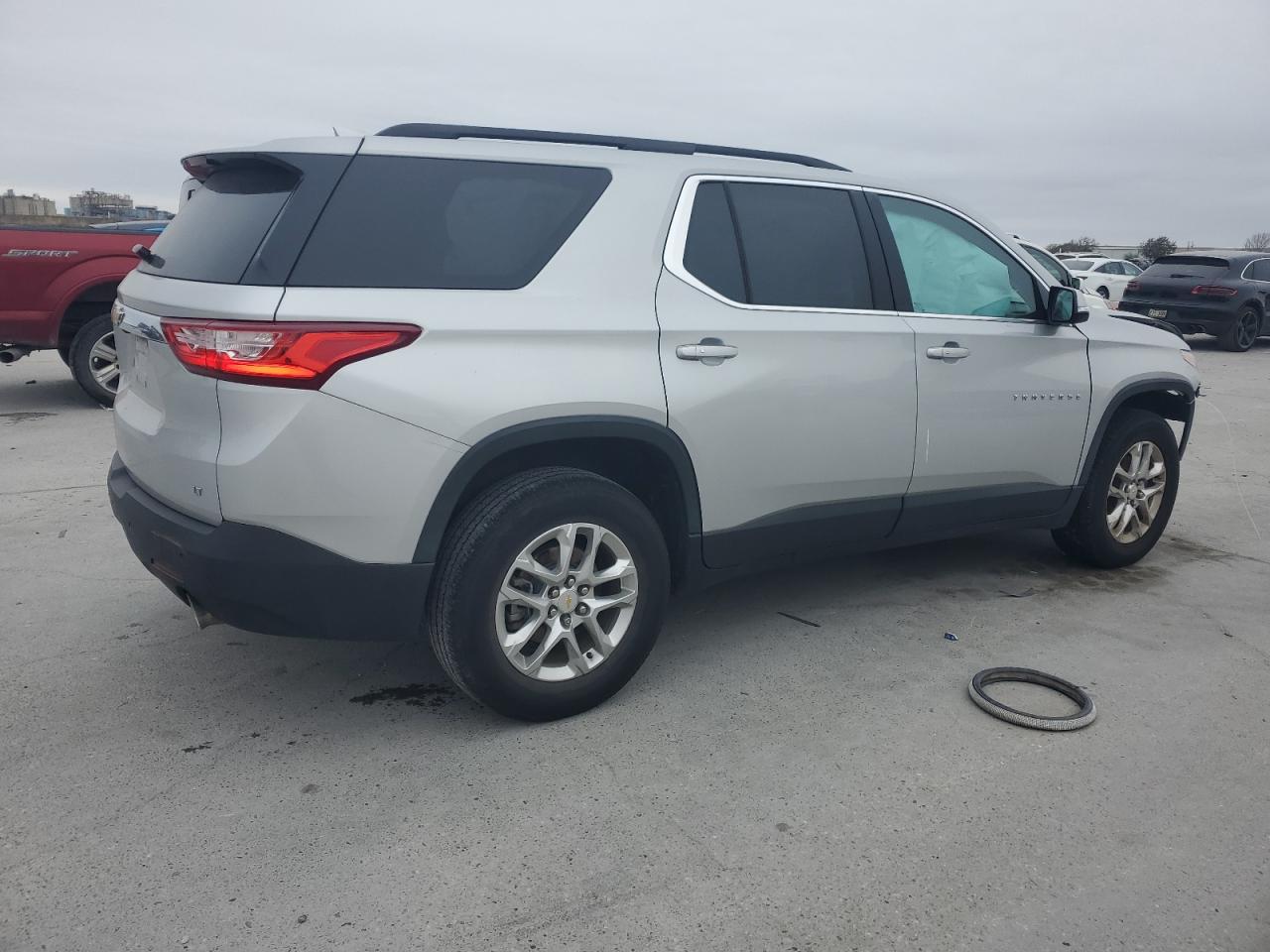 2020 Chevrolet Traverse - Image 3
