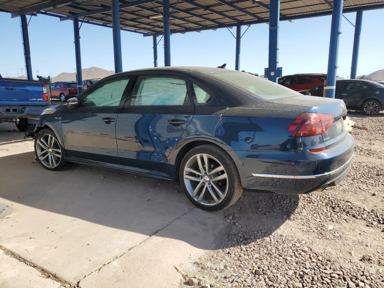 2018 Volkswagen Passat - Image 2
