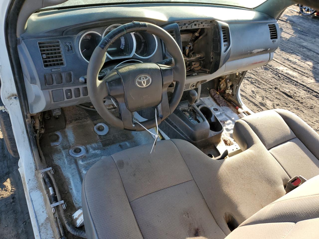 2014 Toyota Tacoma - Image 8