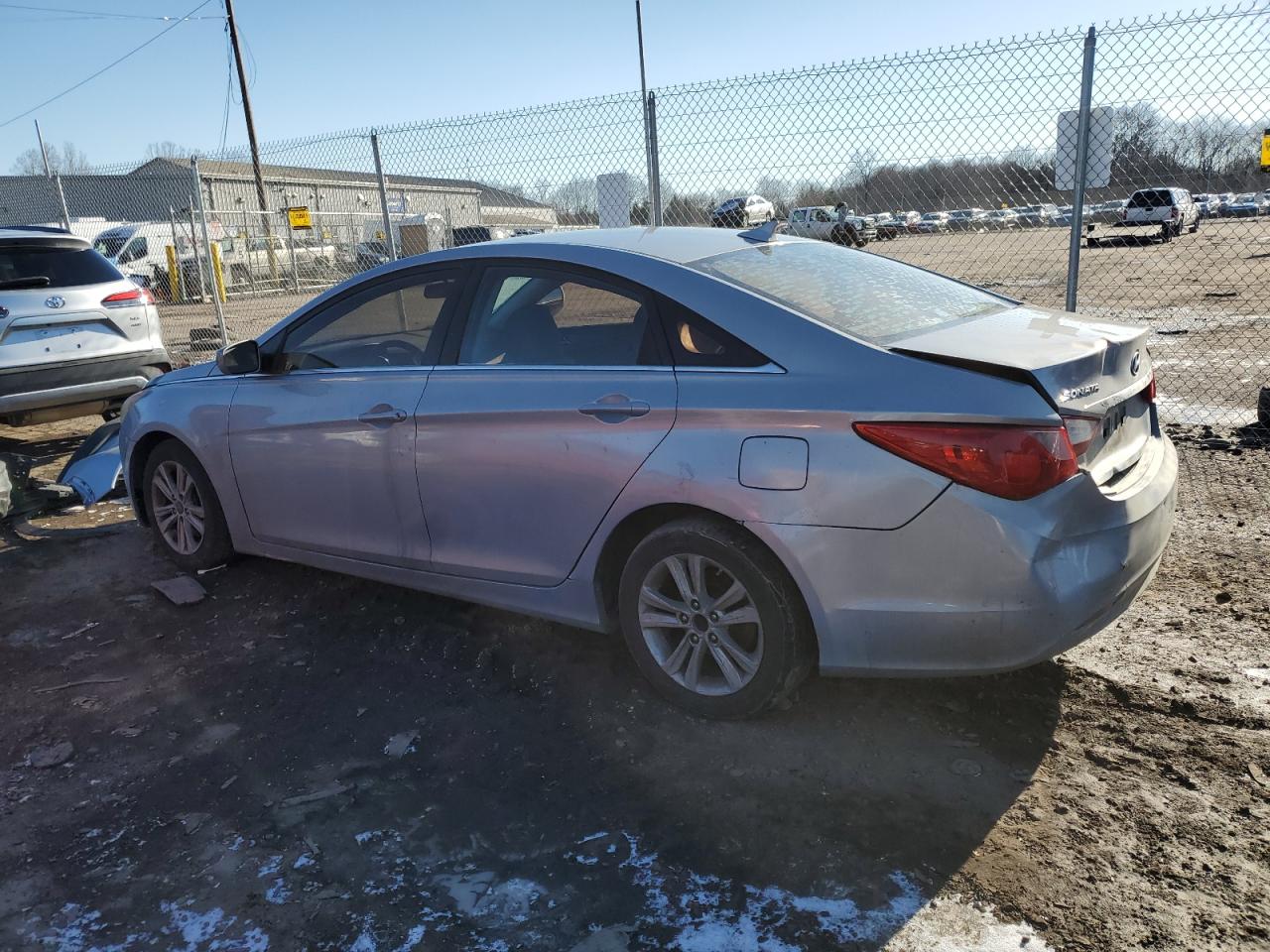 2011 Hyundai Sonata - Image 2