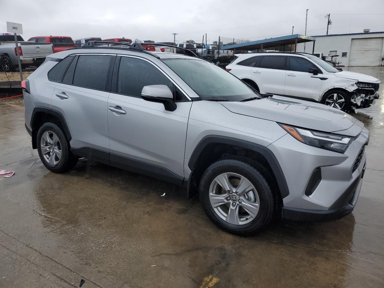 2024 Toyota RAV 4 - Image 4