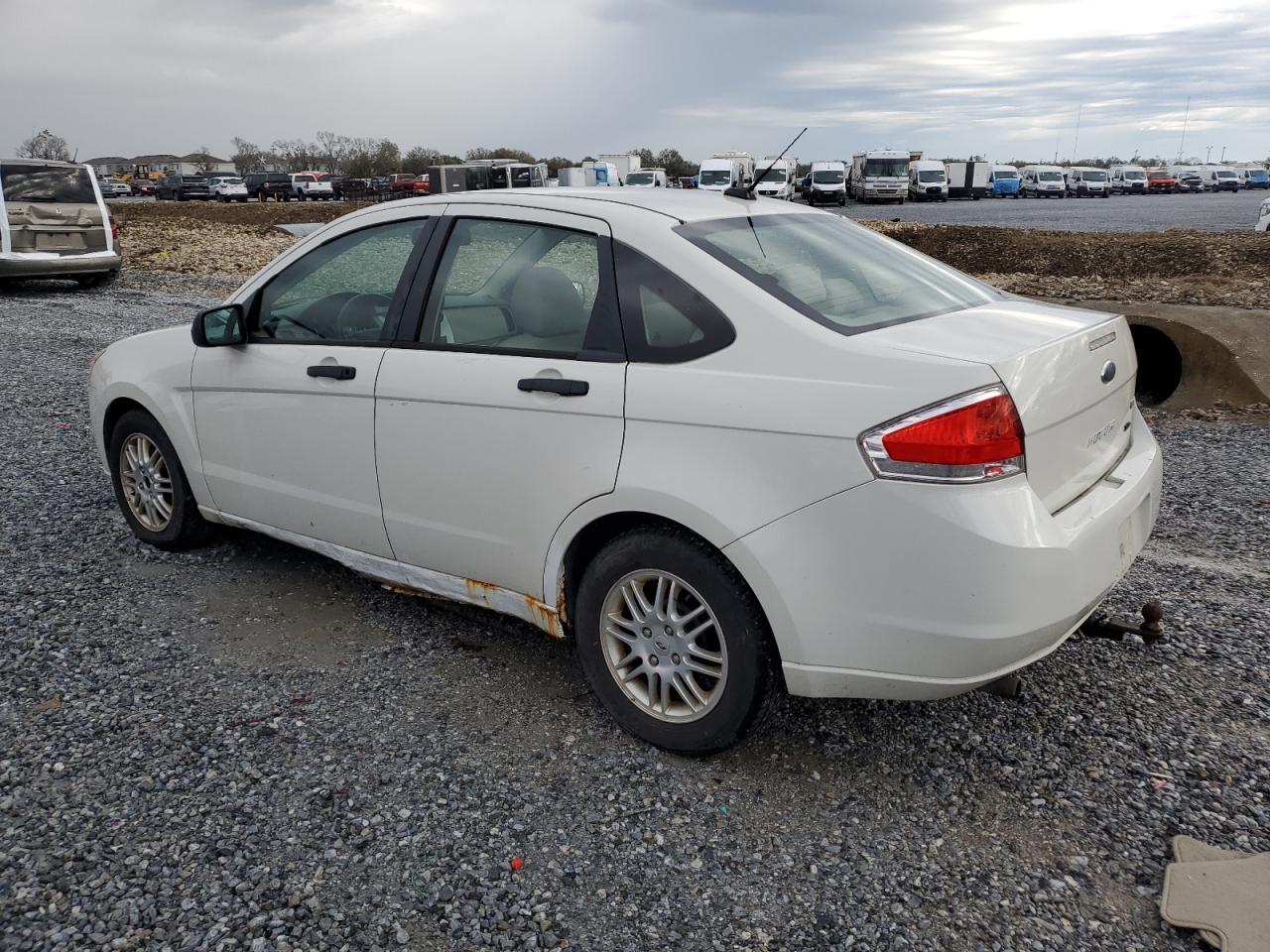 2011 Ford Focus - Image 2