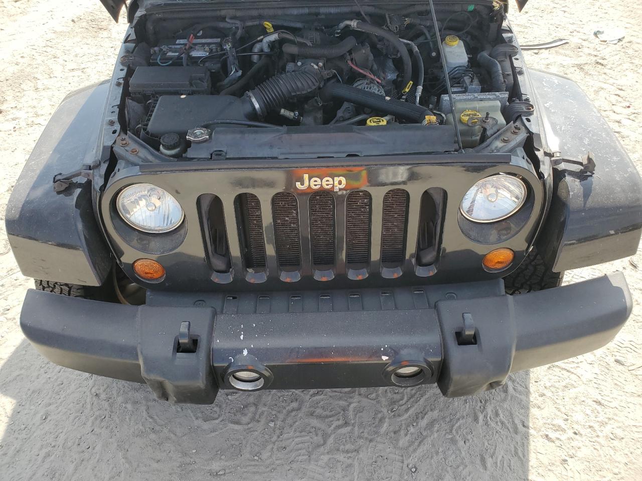 2011 Jeep Wrangler - Image 12