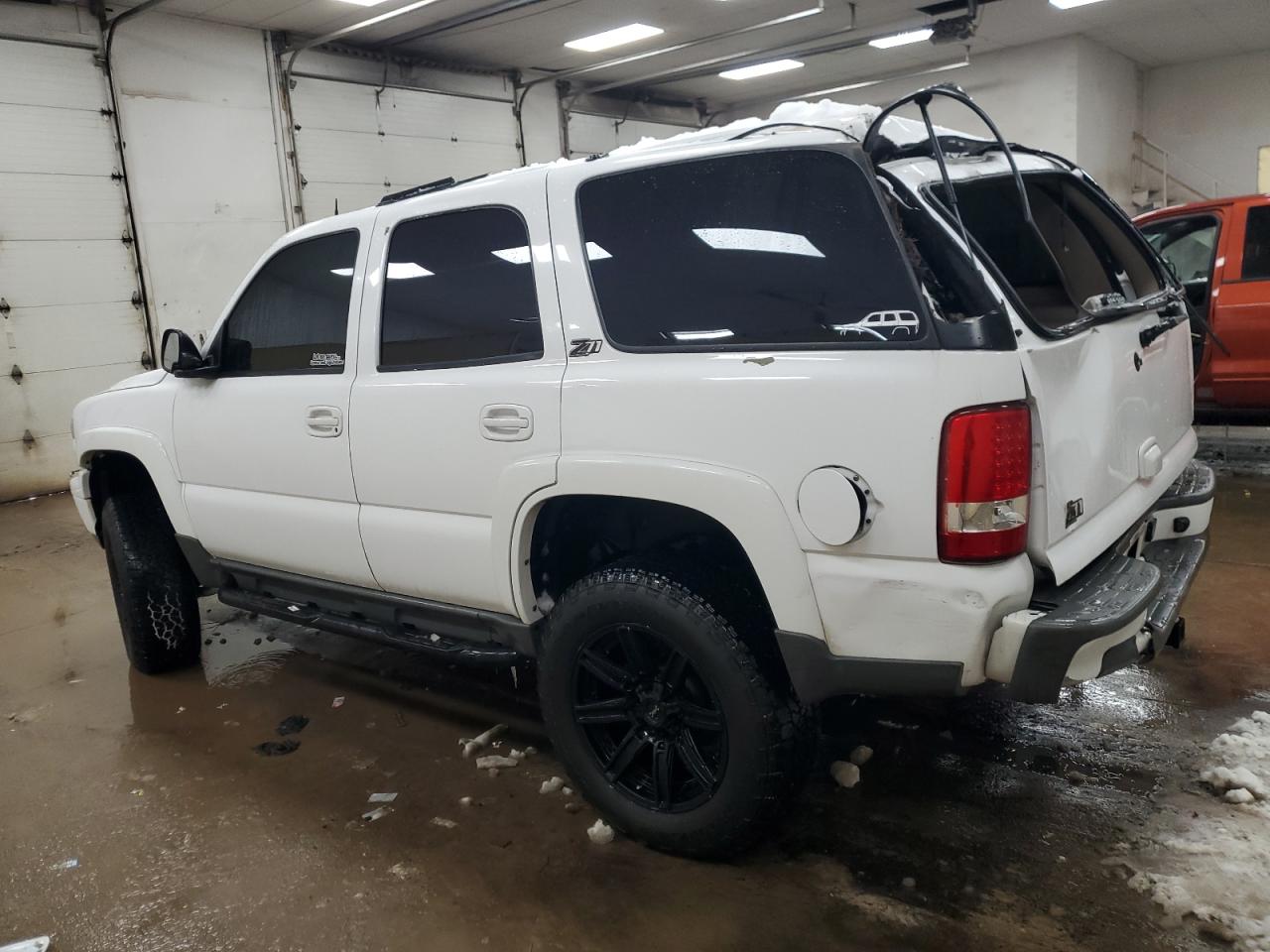 2004 Chevrolet Tahoe - Image 2