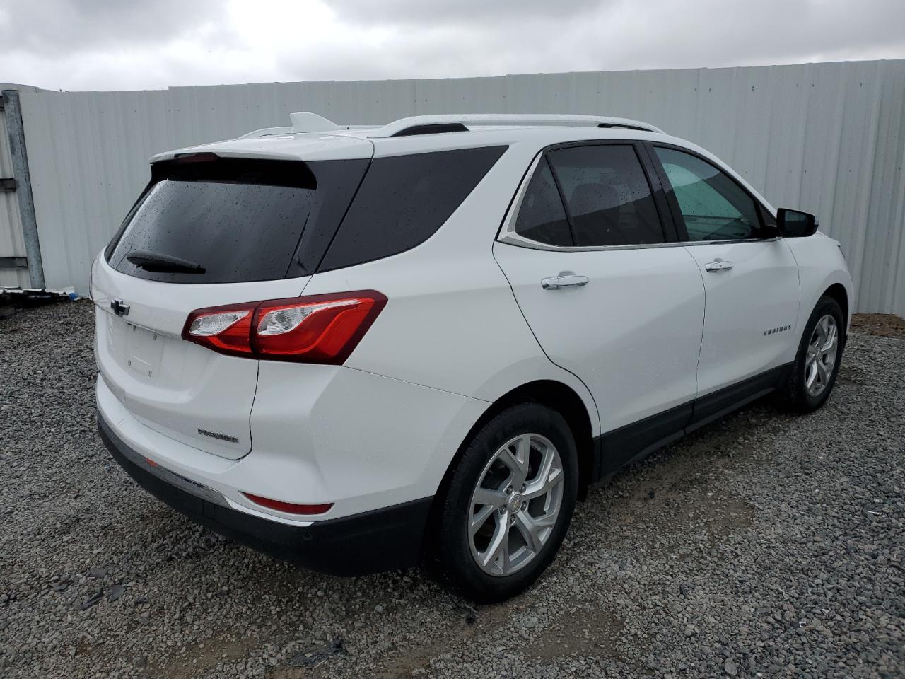 2021 Chevrolet Equinox - Image 3