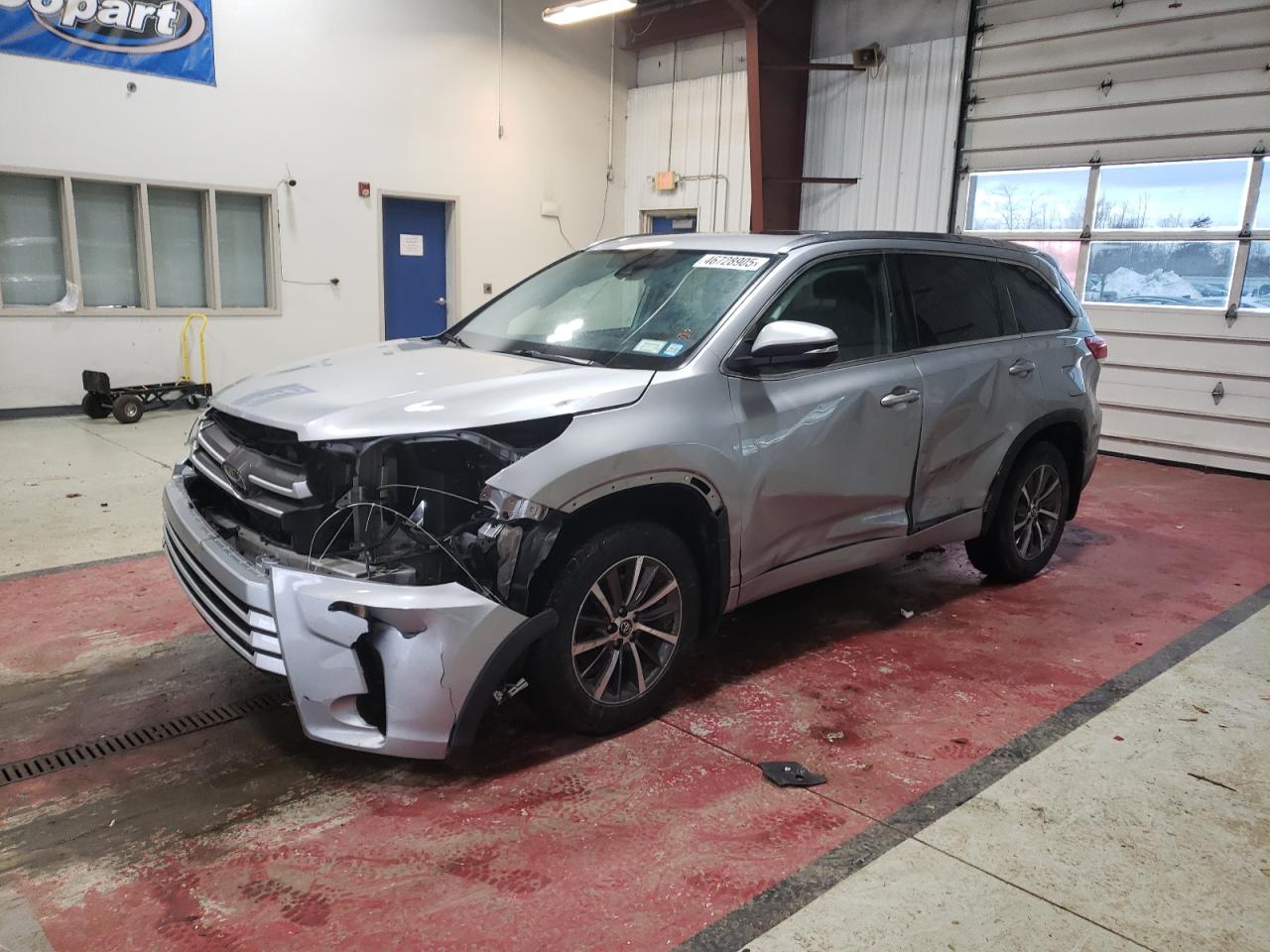 2018 Toyota Highlander - Image 1
