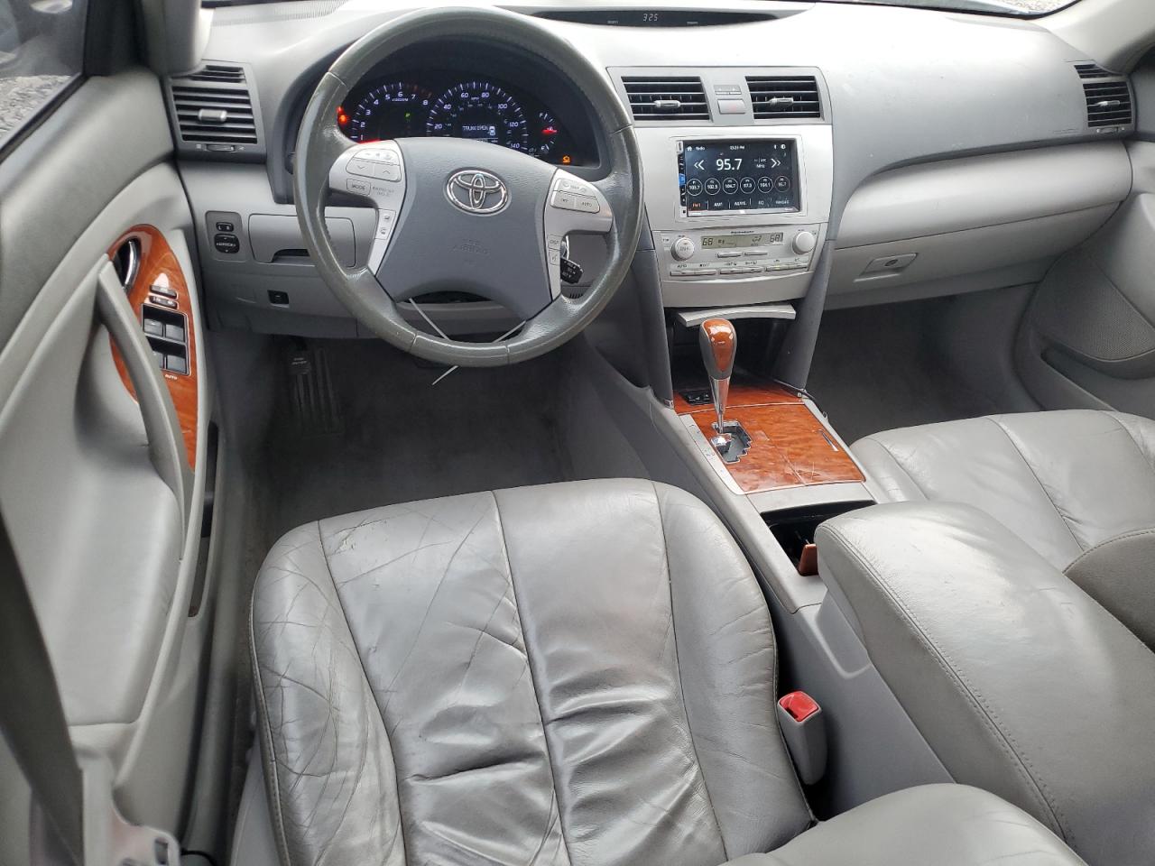 2010 Toyota Camry - Image 8