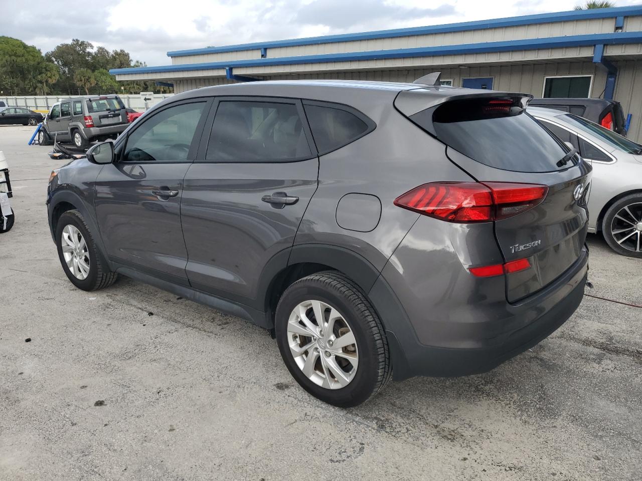 2021 Hyundai Tucson - Image 2