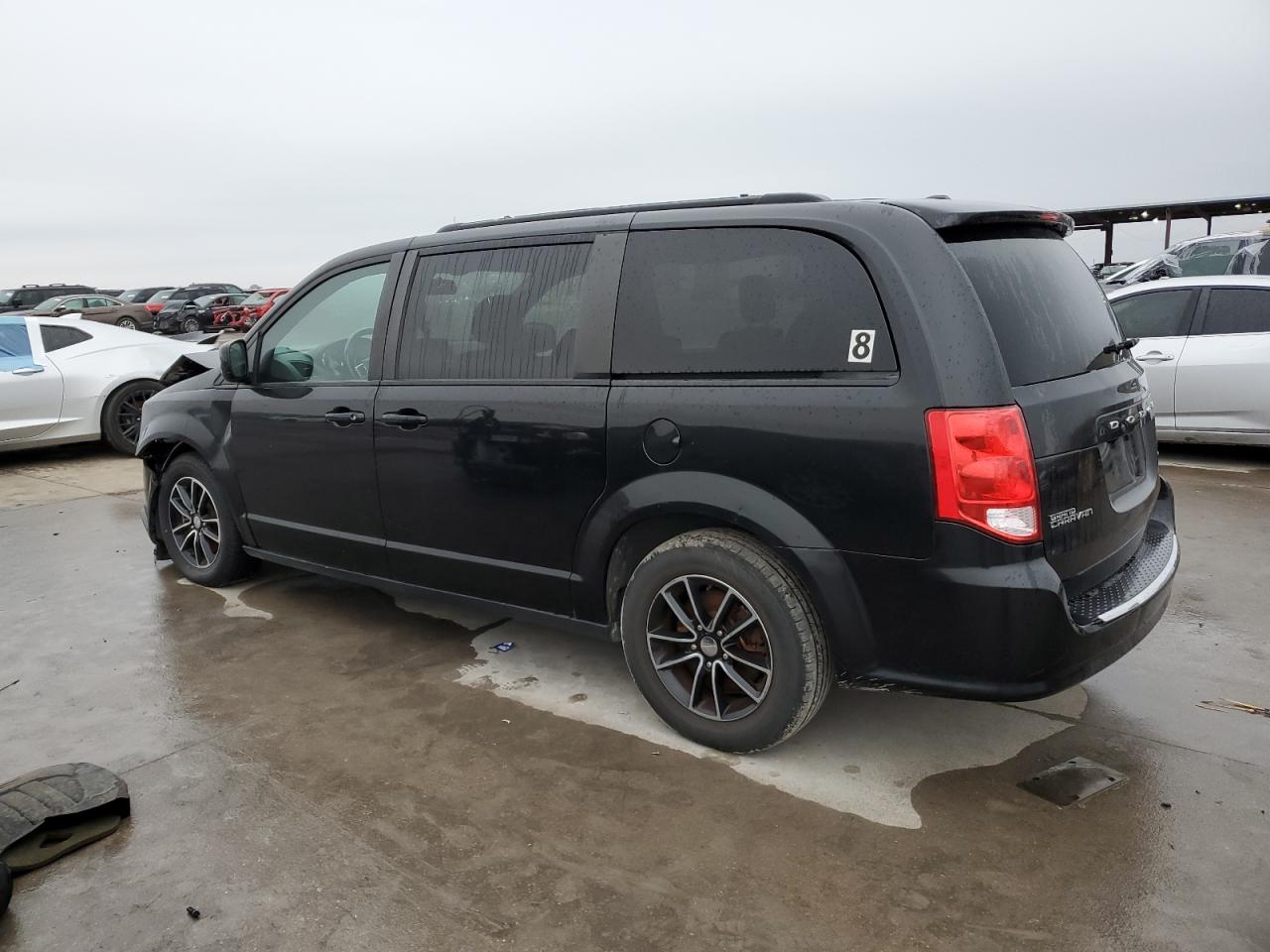 2019 Dodge Caravan - Image 2