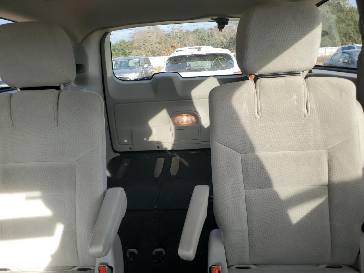 2014 Dodge Caravan - Image 10