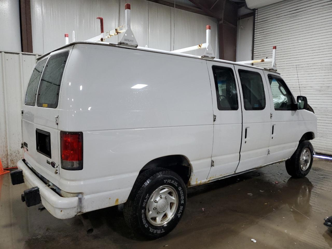 2014 Ford Econoline - Image 3