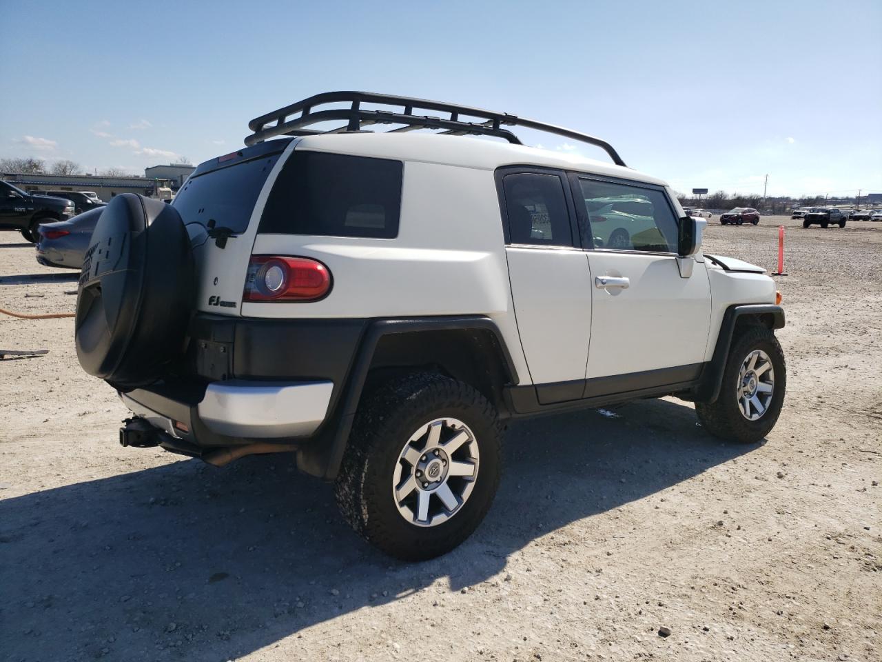 2014 Toyota FJ Cruiser - Image 3