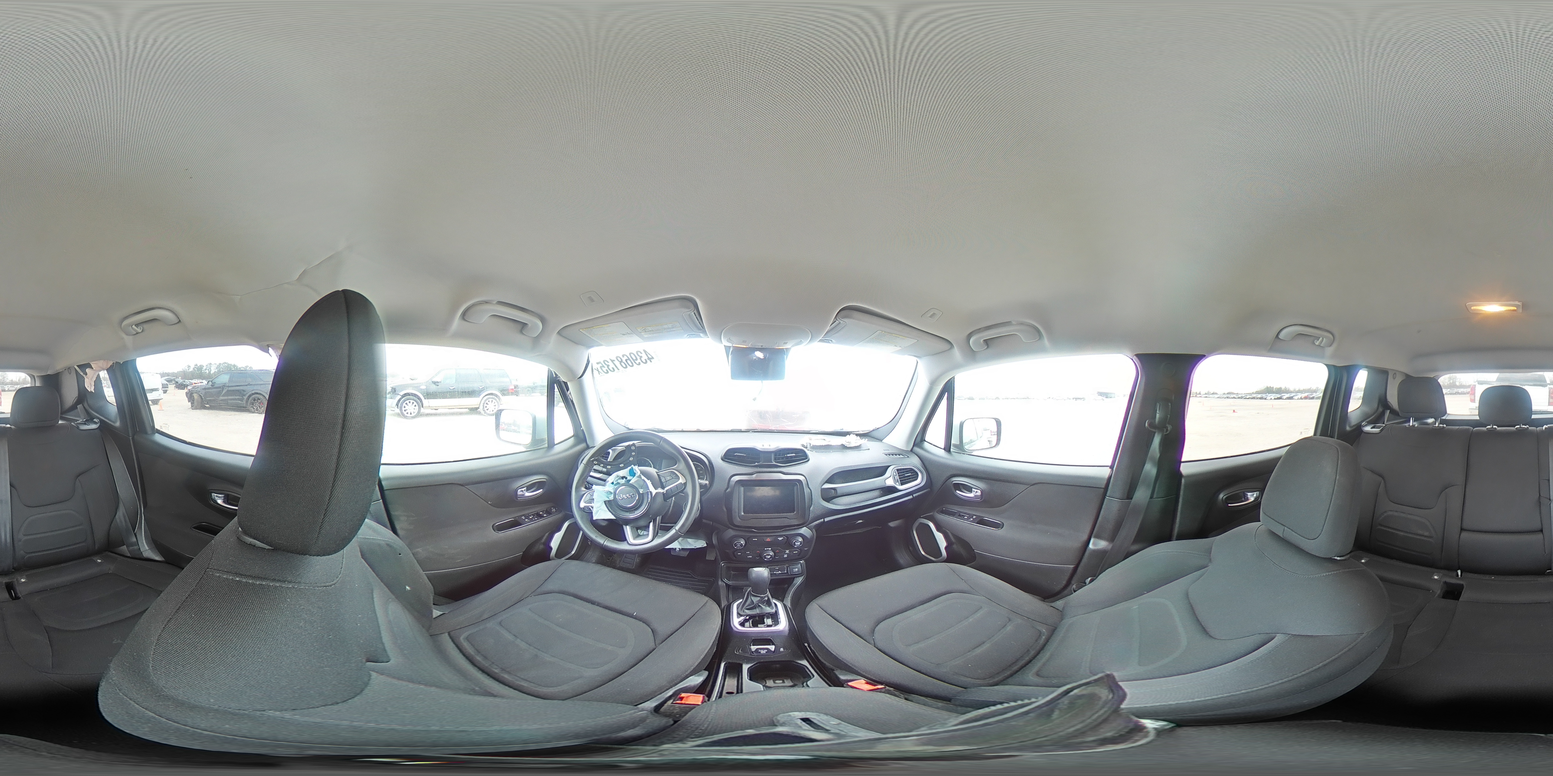 2018 Jeep Renegade - Image 13