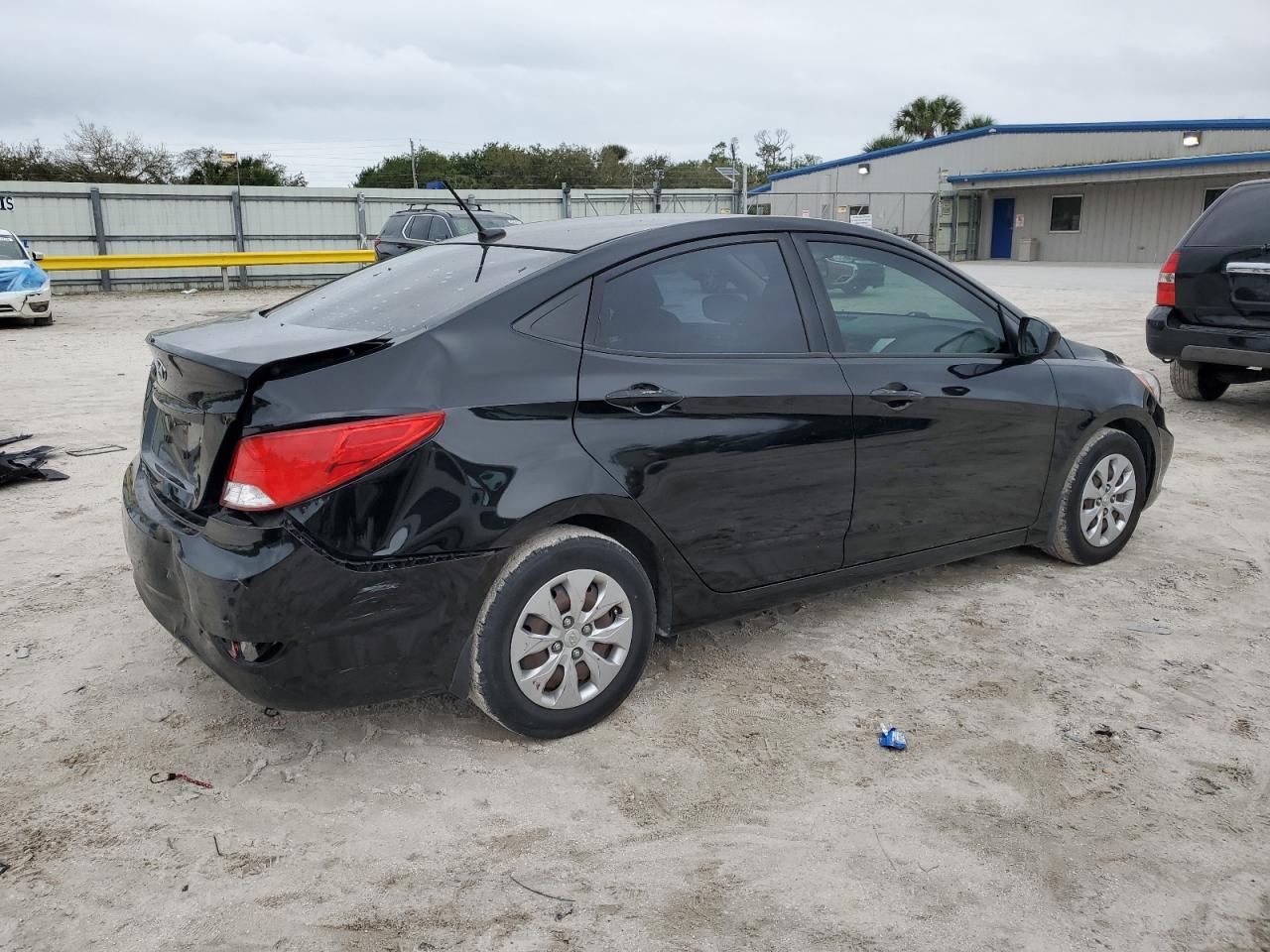 2016 Hyundai Accent - Image 3