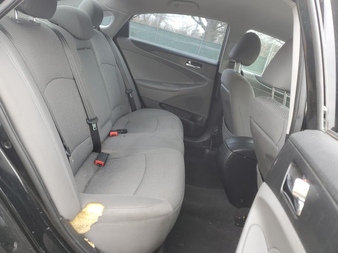 2013 Hyundai Sonata - Image 10