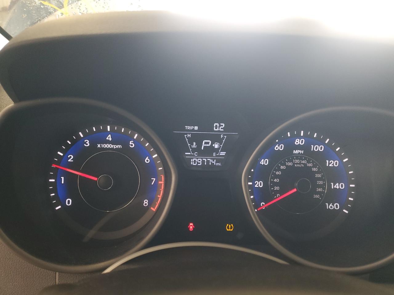 2016 Hyundai Elantra - Image 9