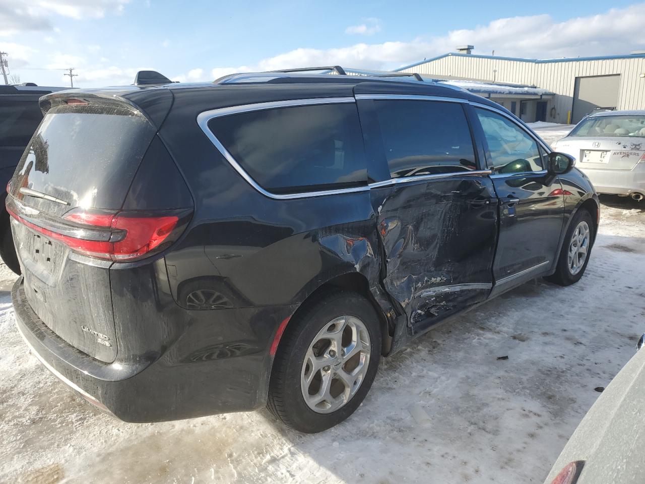 2021 Chrysler Pacifica - Image 3