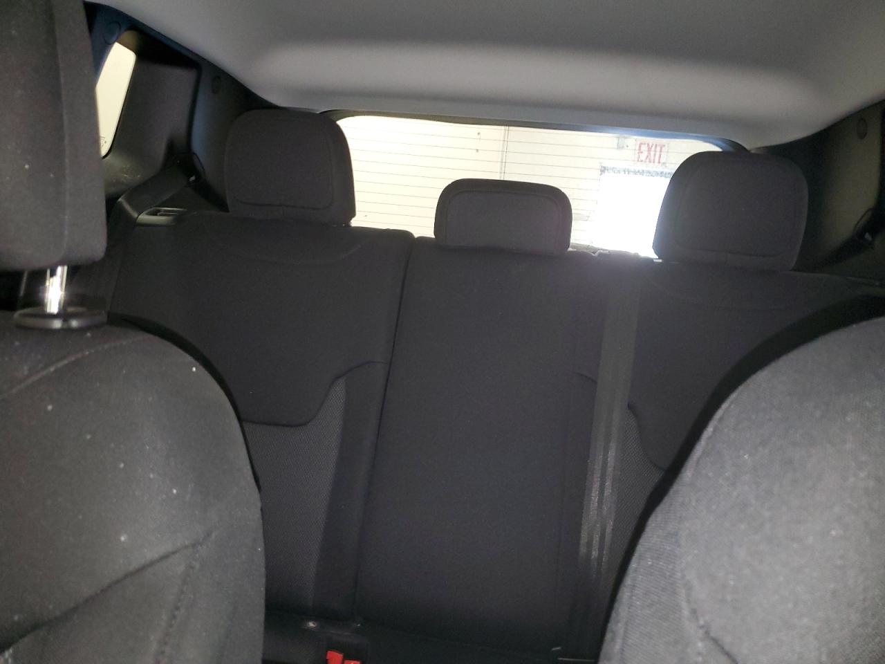 2018 Jeep Renegade - Image 10