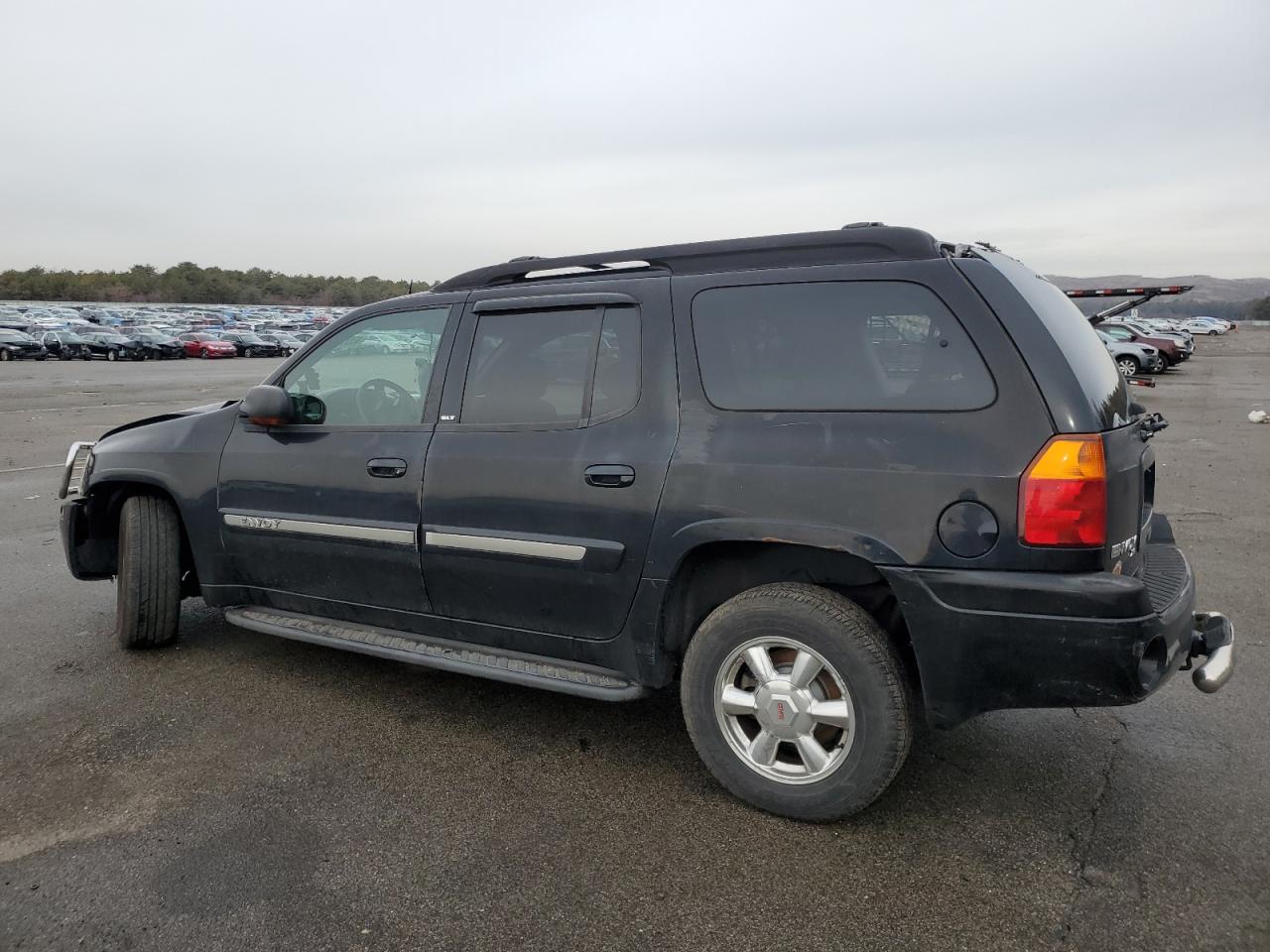 2004 GMC Envoy - Image 2