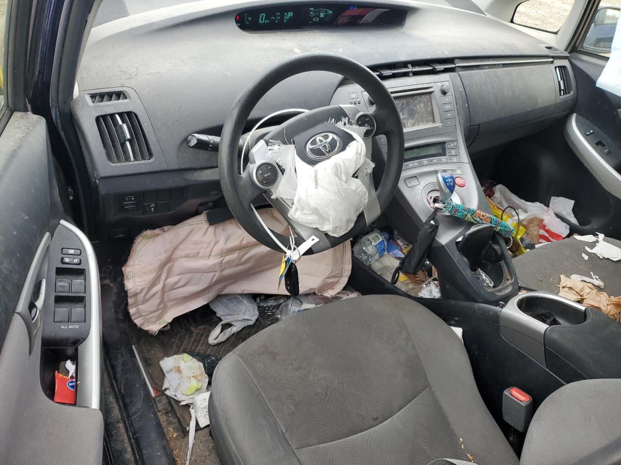 2015 Toyota Prius - Image 8