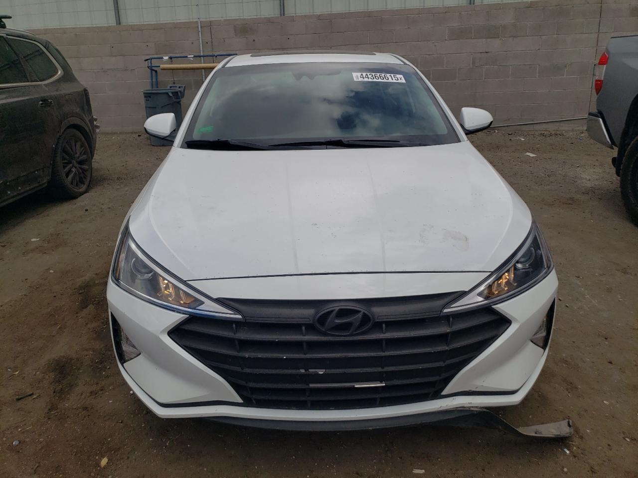 2020 Hyundai Elantra - Image 5