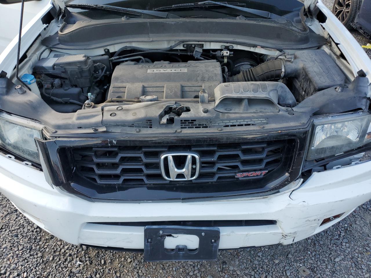 2014 Honda Ridgeline - Image 12