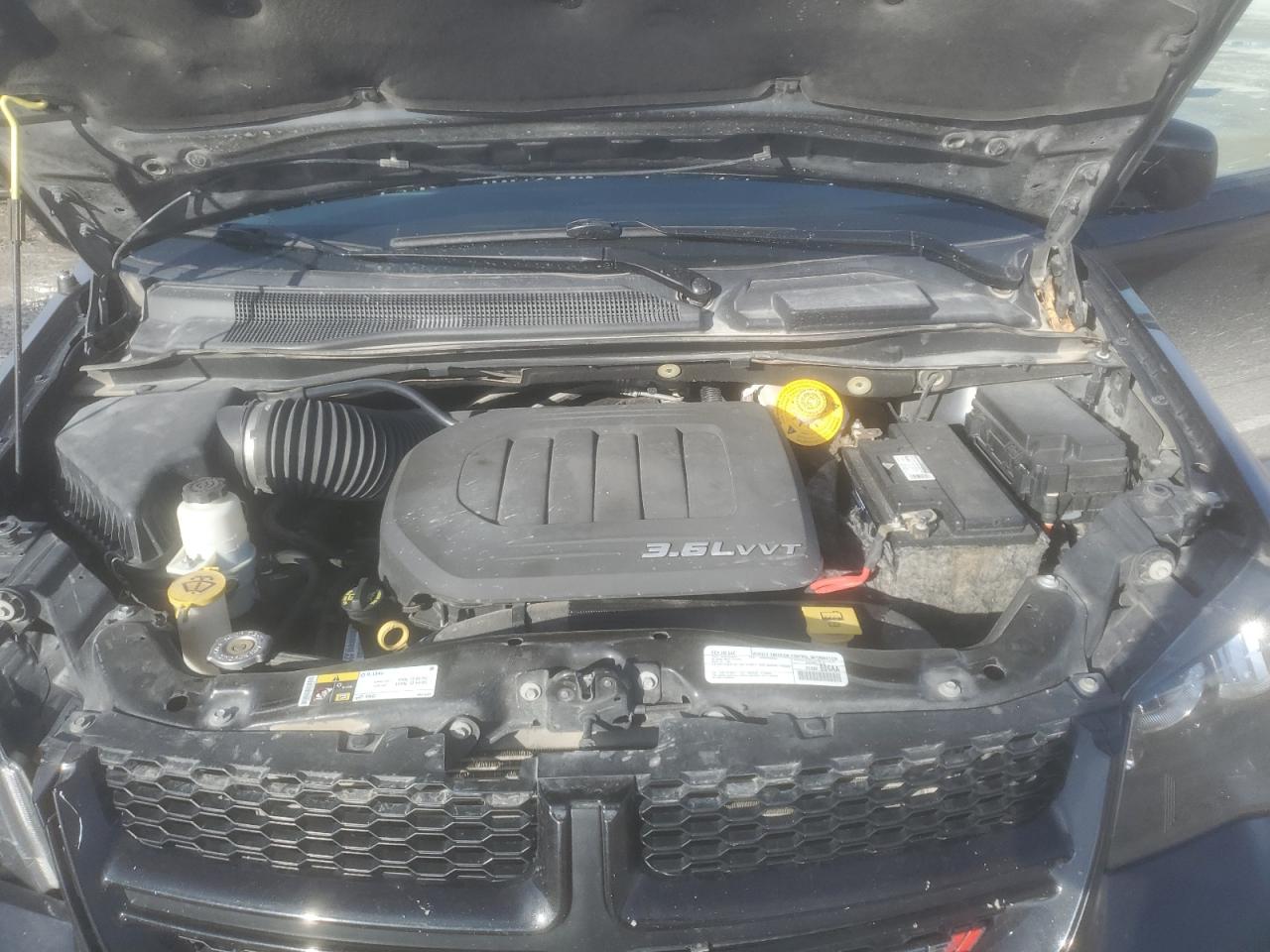 2017 Dodge Caravan - Image 12