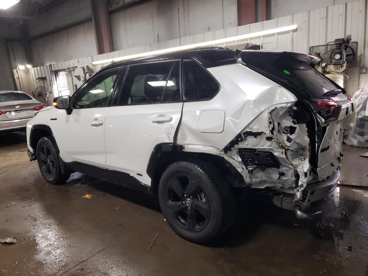 2021 Toyota RAV 4 - Image 2