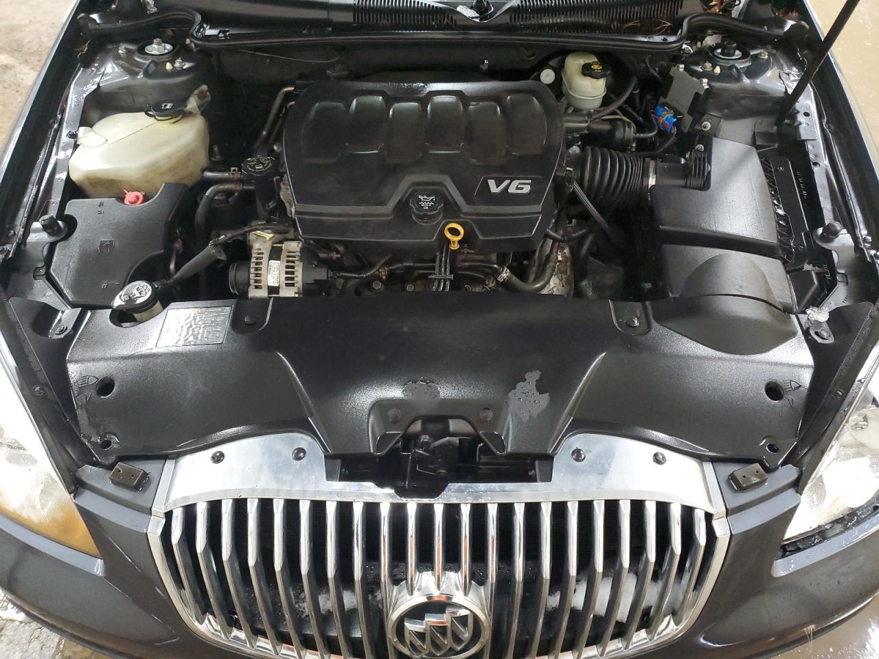 2011 Buick Lucerne - Image 11