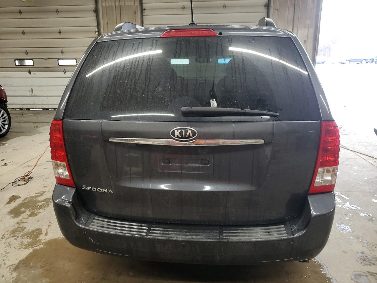 2012 Kia Sedona - Image 6