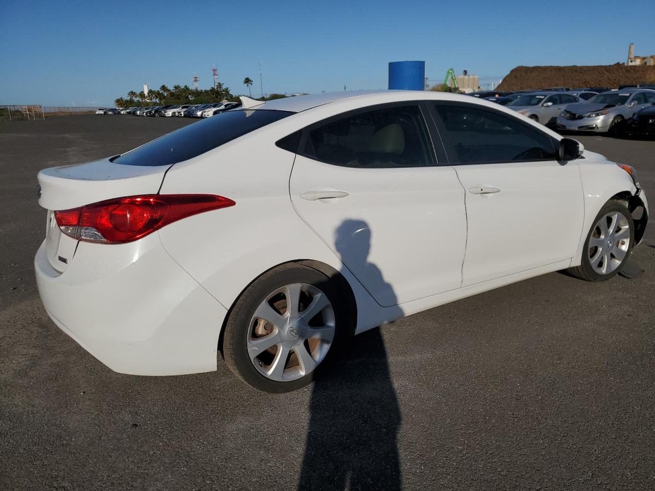 2013 Hyundai Elantra - Image 3